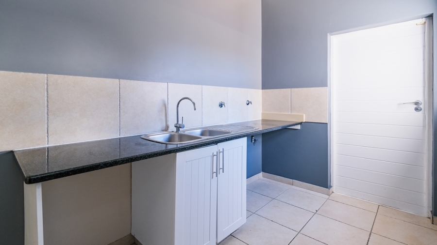 To Let 3 Bedroom Property for Rent in Kingswood Golf Estate Western Cape